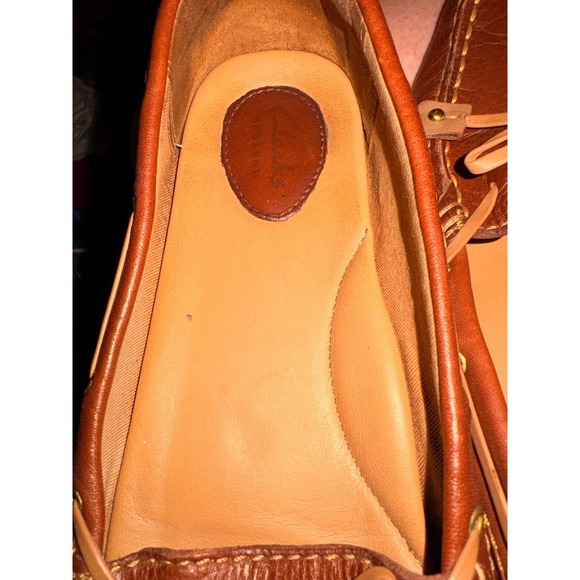 Clarks Artisan Boat Shoe sz 9 Whisky Brown Leather; Bow; Stitched Details - Picture 6 of 7
